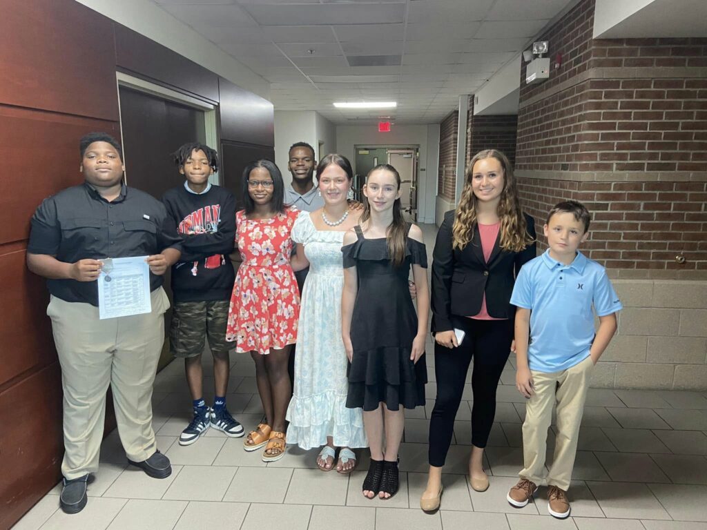 Group photo of youth that gave 4-H presentations at district activity day in 2024